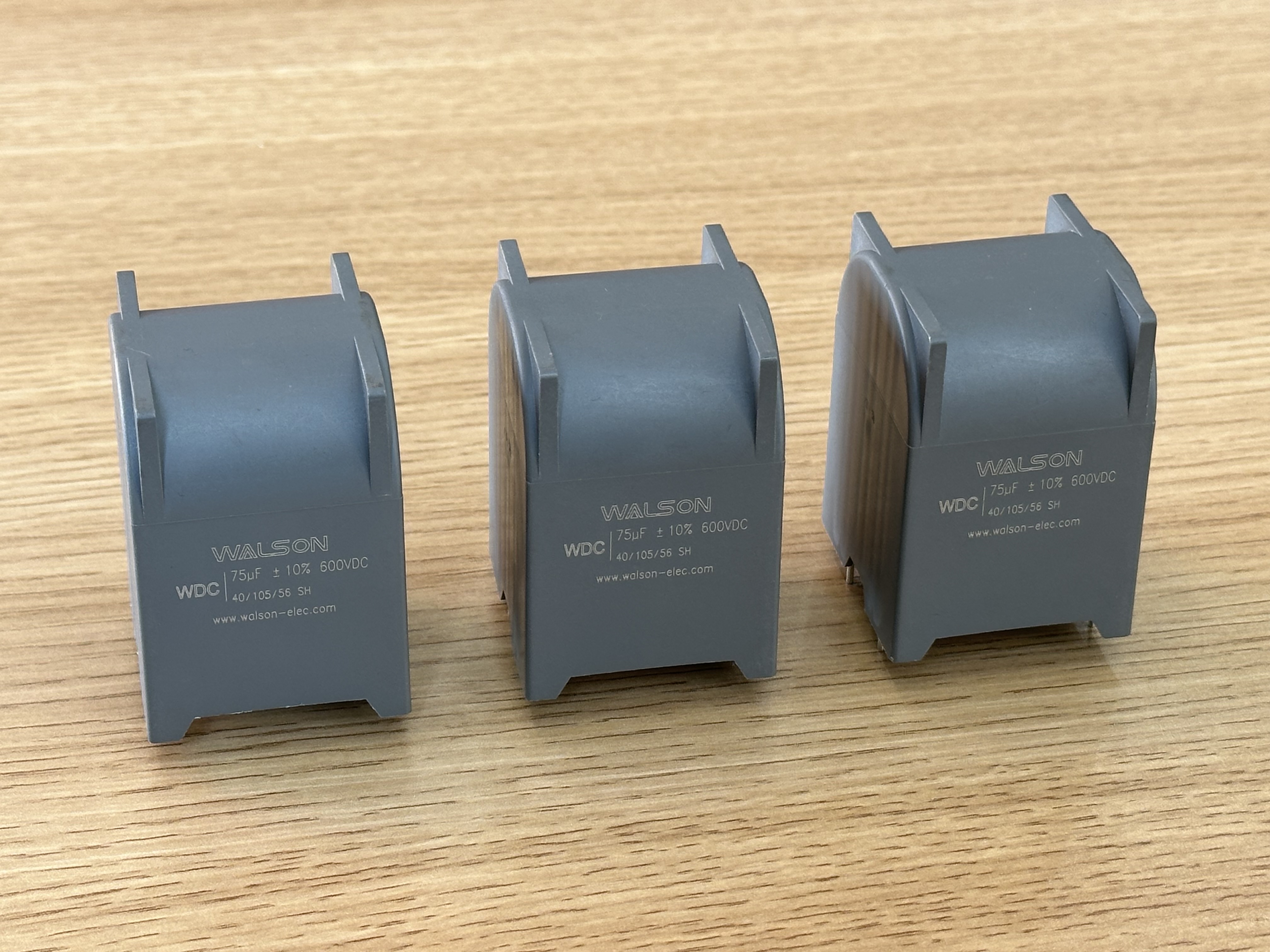 Interpretación de los parámetros ESR/ESL de condensadores de película y su importante impacto en la operación del equipo